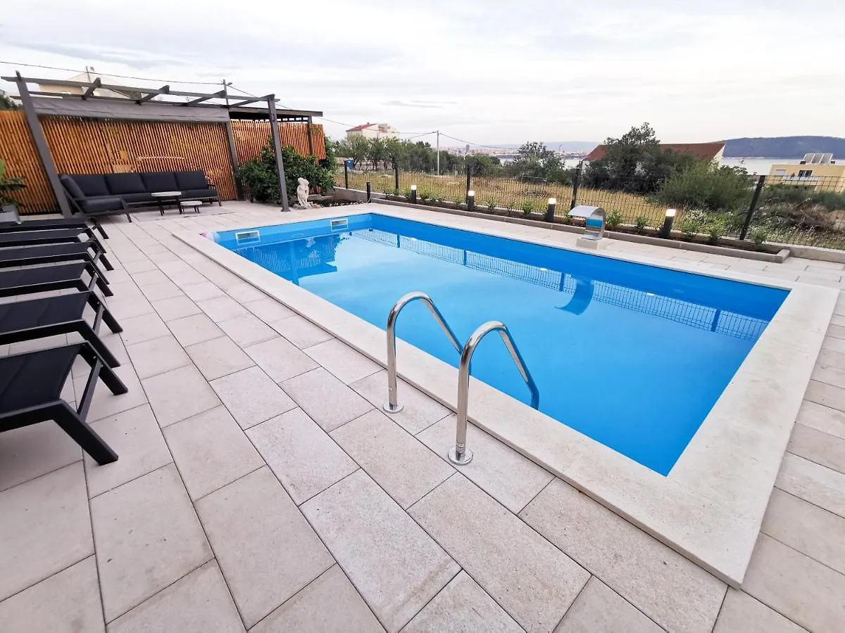 A4 Apartmani Kevic Kastela Croatia