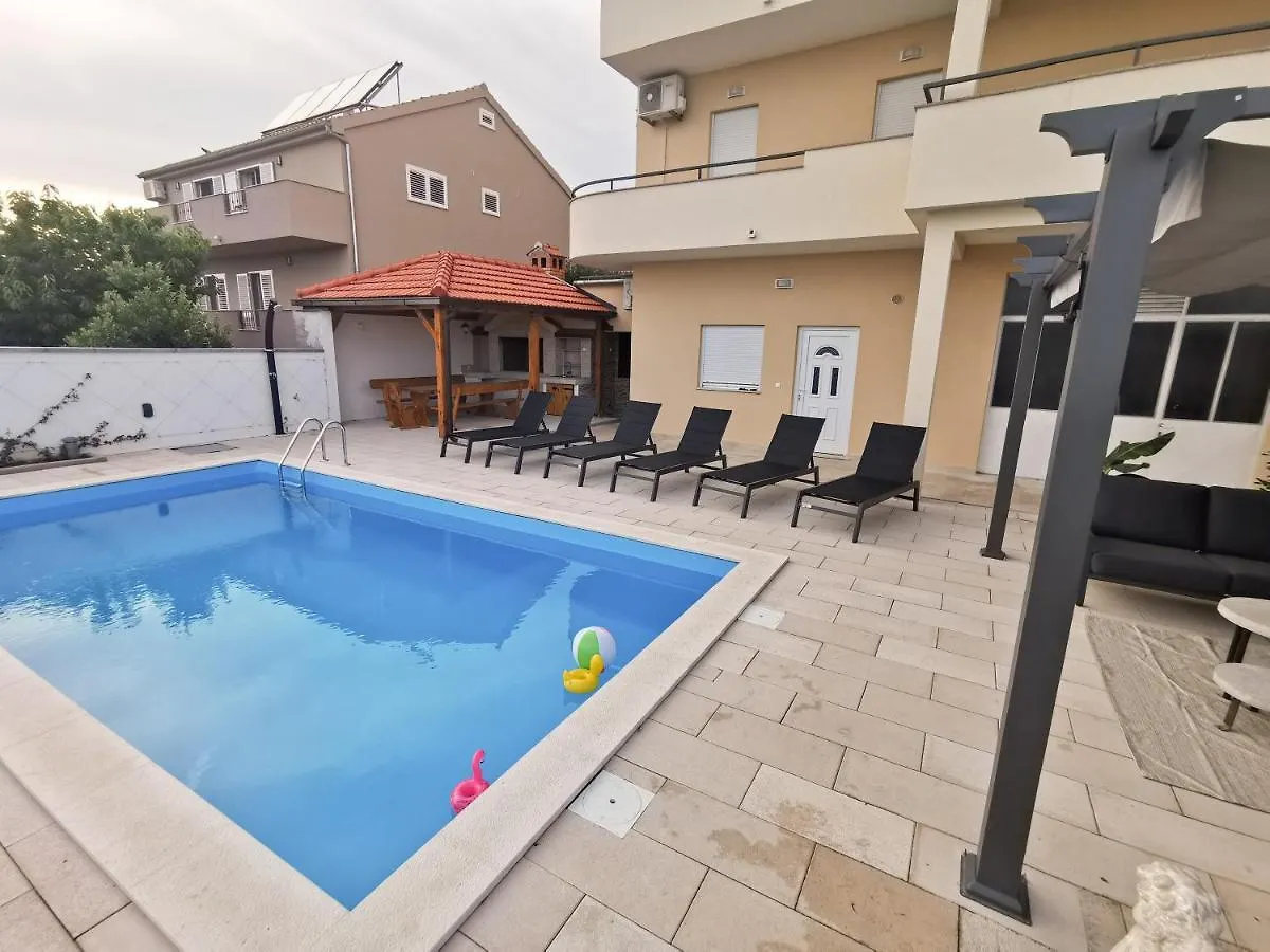 A4 Apartmani Kevic Kastela Croatia