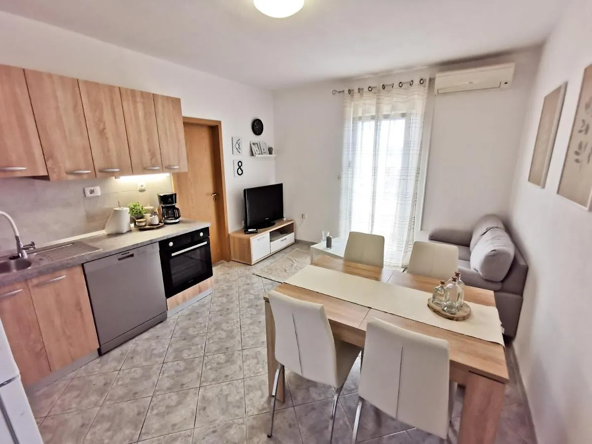 A4 Apartmani Kevic Kastela